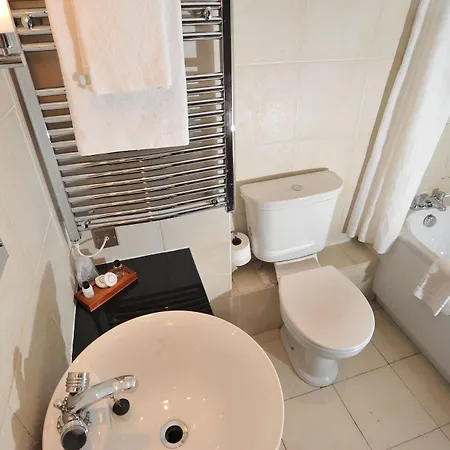 Hotel Golden Lion 3*