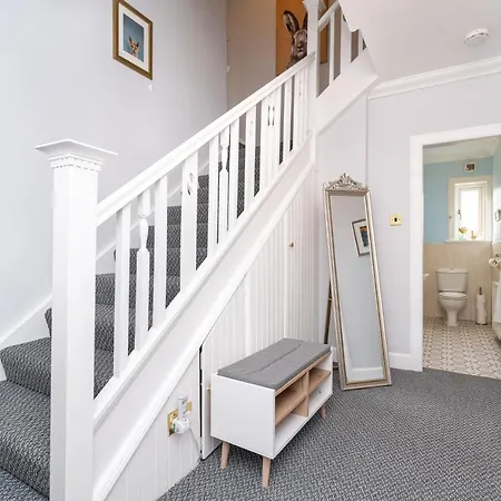 New Four Bedroom House - Ensuite Holiday home