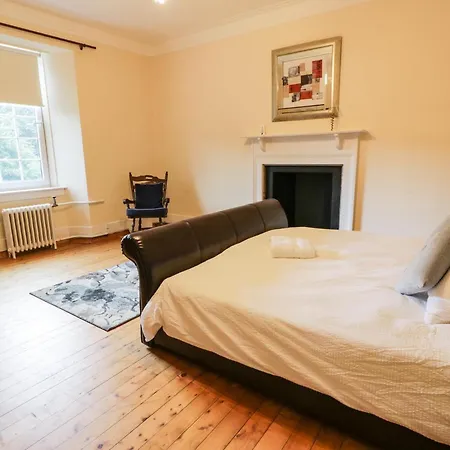 Apartment Auchentroig House