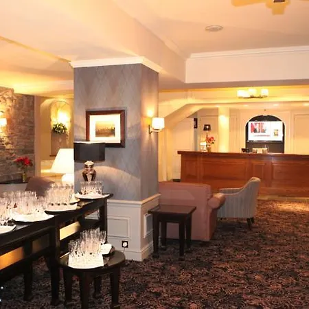 Golden Lion Hotel 3*