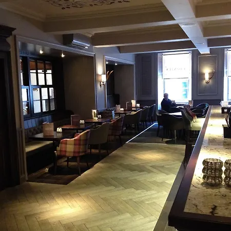 Golden Lion Hotel