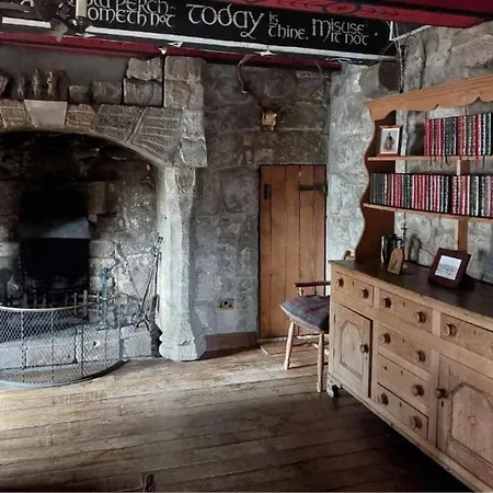 The Tower At Plane Castle Holiday home Stirling