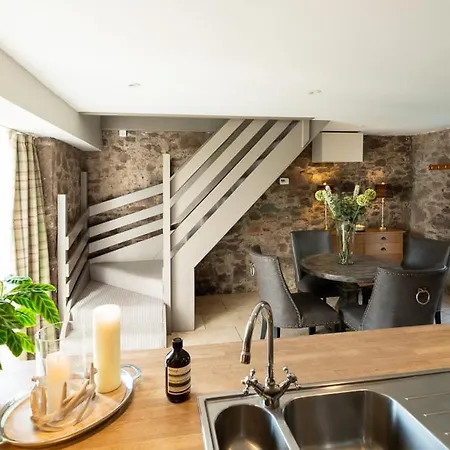 Farm stay Nether Glenny Farm