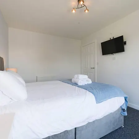 Modern 2 Bedroom Penthouse With Free Parking Holiday home