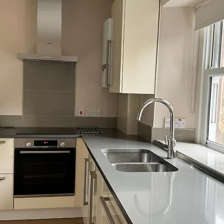 19 Snowdon Apartment