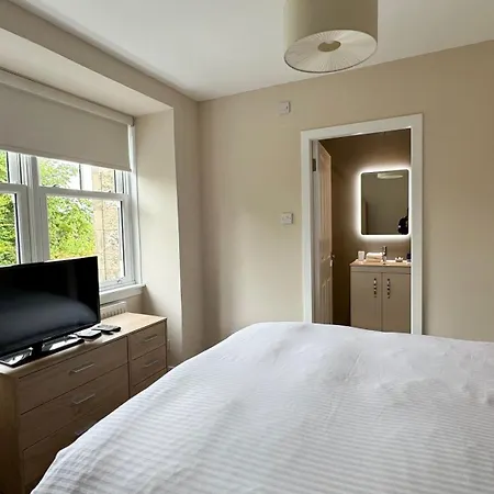 19 Snowdon Apartment *