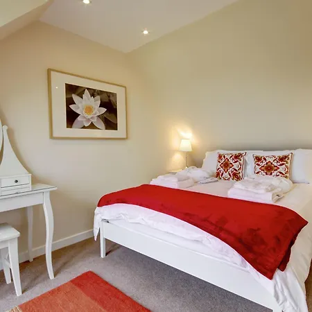 Holiday home Peregrine *