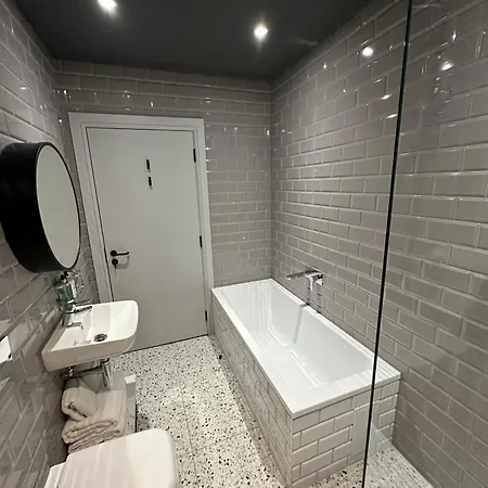 King Street Aparthotel *