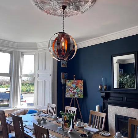 Ravenswood 3* Stirling