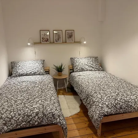 Apartment Haven: Charming 3b In Centre Stirling