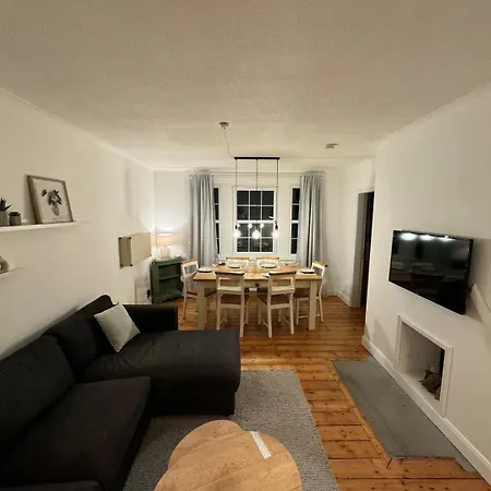Haven: Charming 3b In Centre * Stirling