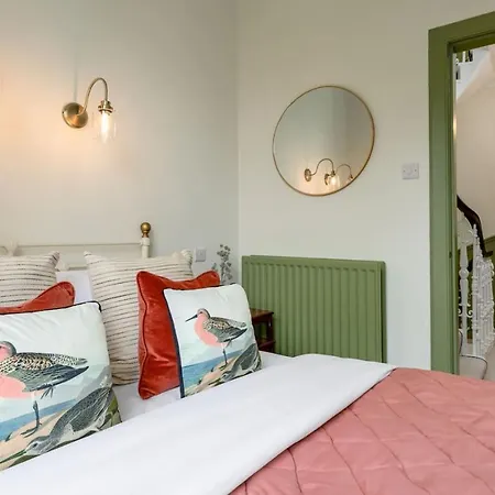 Holiday home Historic Trackside Retreat, Charming Getaway