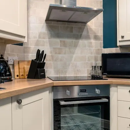 Stylish Penthouse Retreat Apartment Stirling