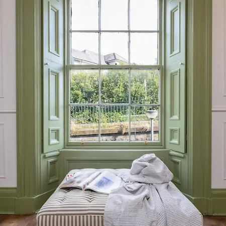 Holiday home Historic Trackside Retreat, Charming Getaway Stirling