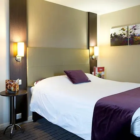 Premier Centre Hotel 3*