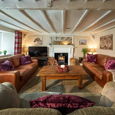 Thornhill Lodge, Historic 4 Bed, 4 Ensuite Holiday home