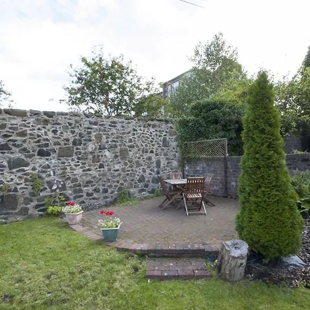 Pear Tree House * Stirling