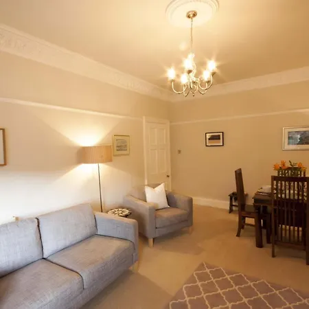 Pear Tree House Holiday home Stirling