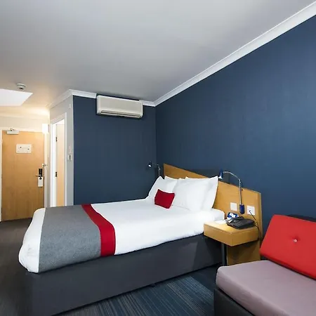 Express By Ihg Stirling