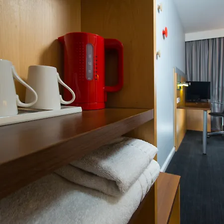 Express By Ihg Hotel 3*
