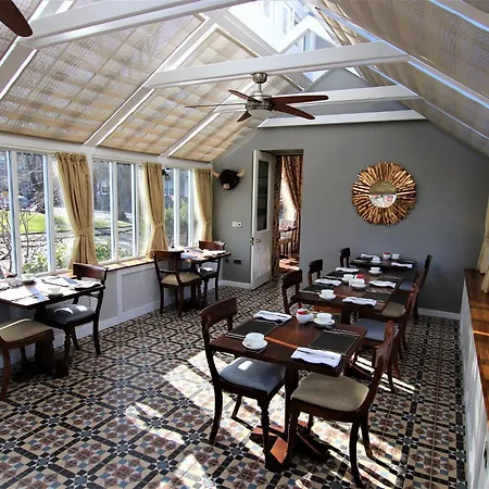 Victoria Square & The Orangery Hotel 5*