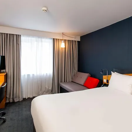Express By Ihg Hotel 3*