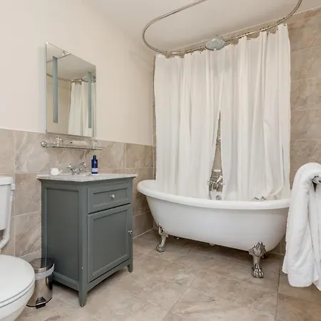 Hotel Victoria Square & The Orangery 5*