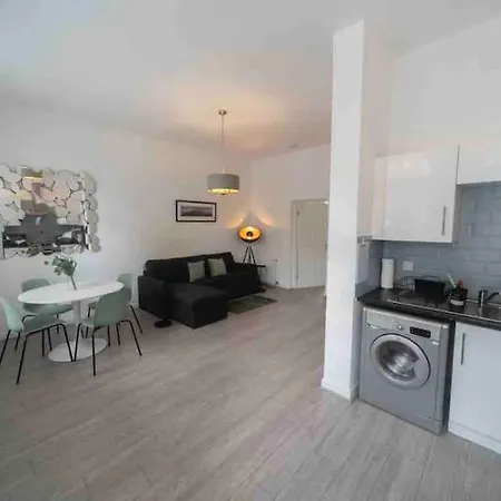 Broad Street Apartment