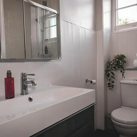 Apartment Spacious 4 Bedroom Flat In Stirling