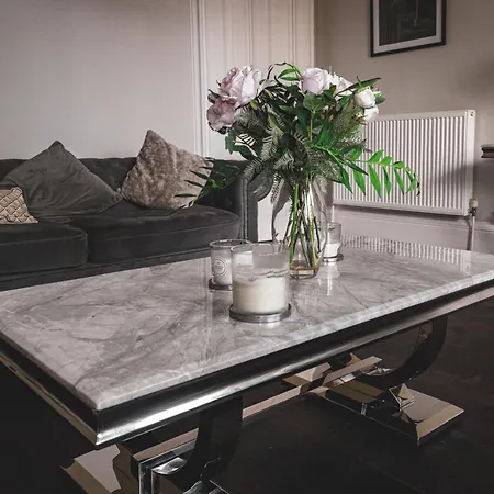 Apartment Spacious 4 Bedroom Flat In *