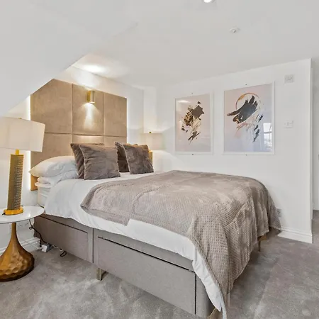 Hotel Causeway House 4*