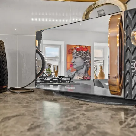 Causeway House 4*