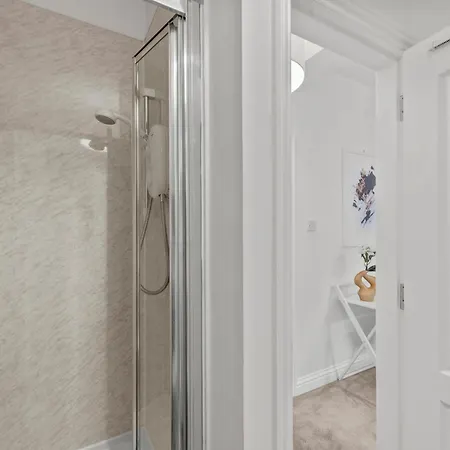 Causeway House 4*