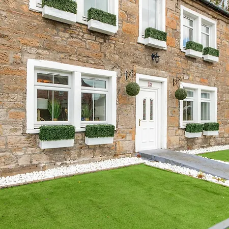 Causeway House 4*