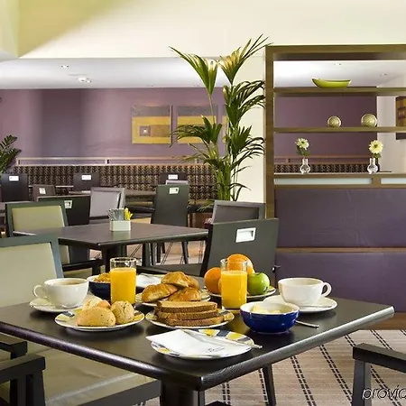 Express By Ihg 3* Stirling