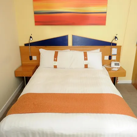 Express By Ihg Hotel