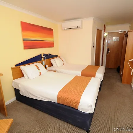 Hotel Express By Ihg Stirling