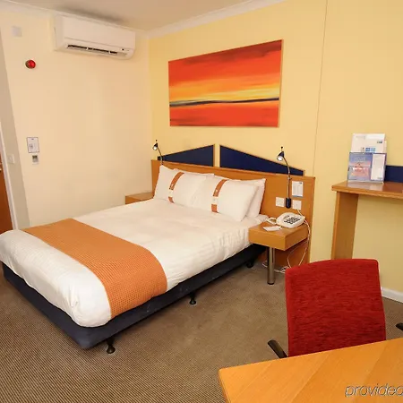 Hotel Express By Ihg Stirling