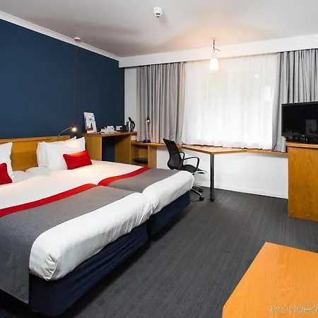 Express By Ihg Hotel 3*
