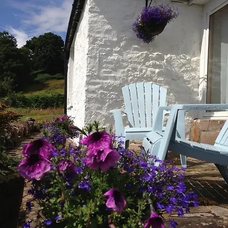 Nether Glenny Cottages Bed & Breakfast Stirling