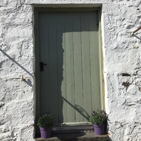 Nether Glenny Cottages Stirling