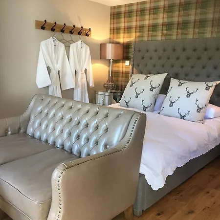 Nether Glenny Cottages Bed & Breakfast